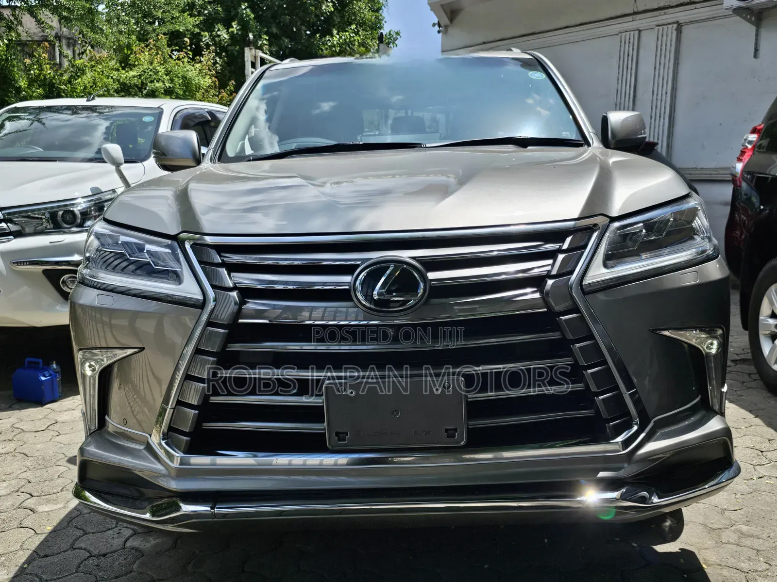 Lexus LX 2019 Gold