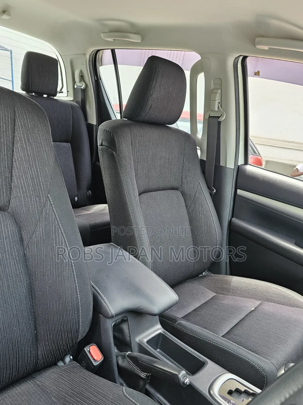 Toyota Hilux 2019 White