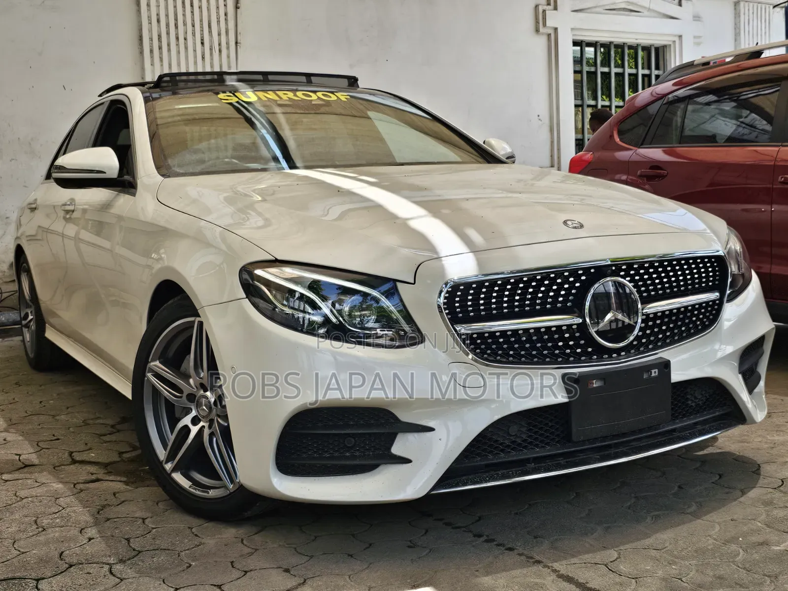Mercedes-Benz E200 2019 Off white