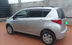 Toyota Ractis 2012 Silver