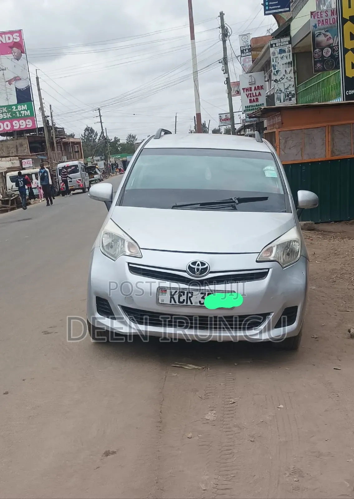 Toyota Ractis 2012 Silver