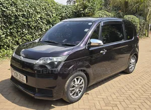 Toyota Spade 2015 Maroon