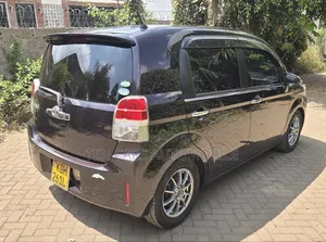 Toyota Spade 2015 Maroon