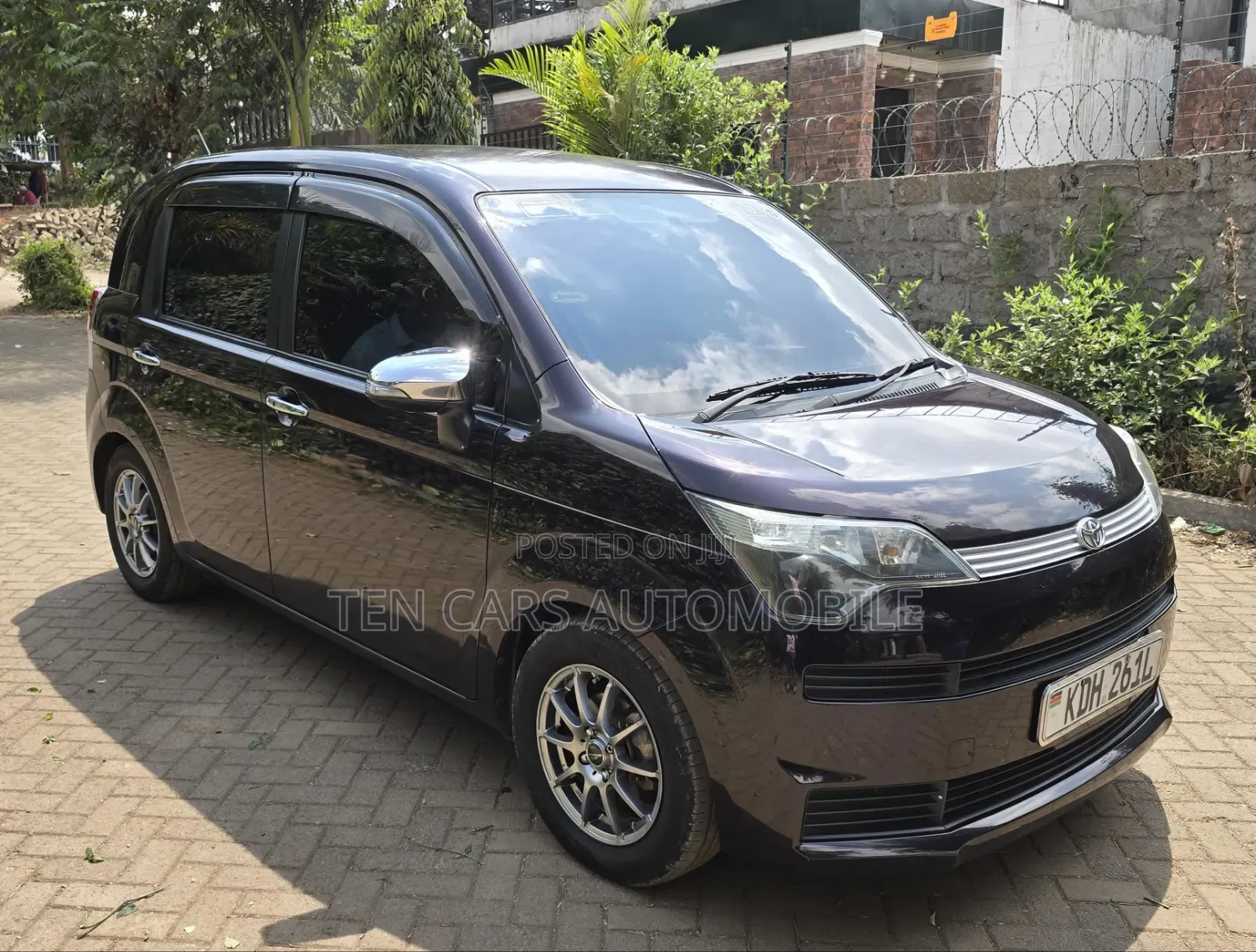Toyota Spade 2015 Maroon