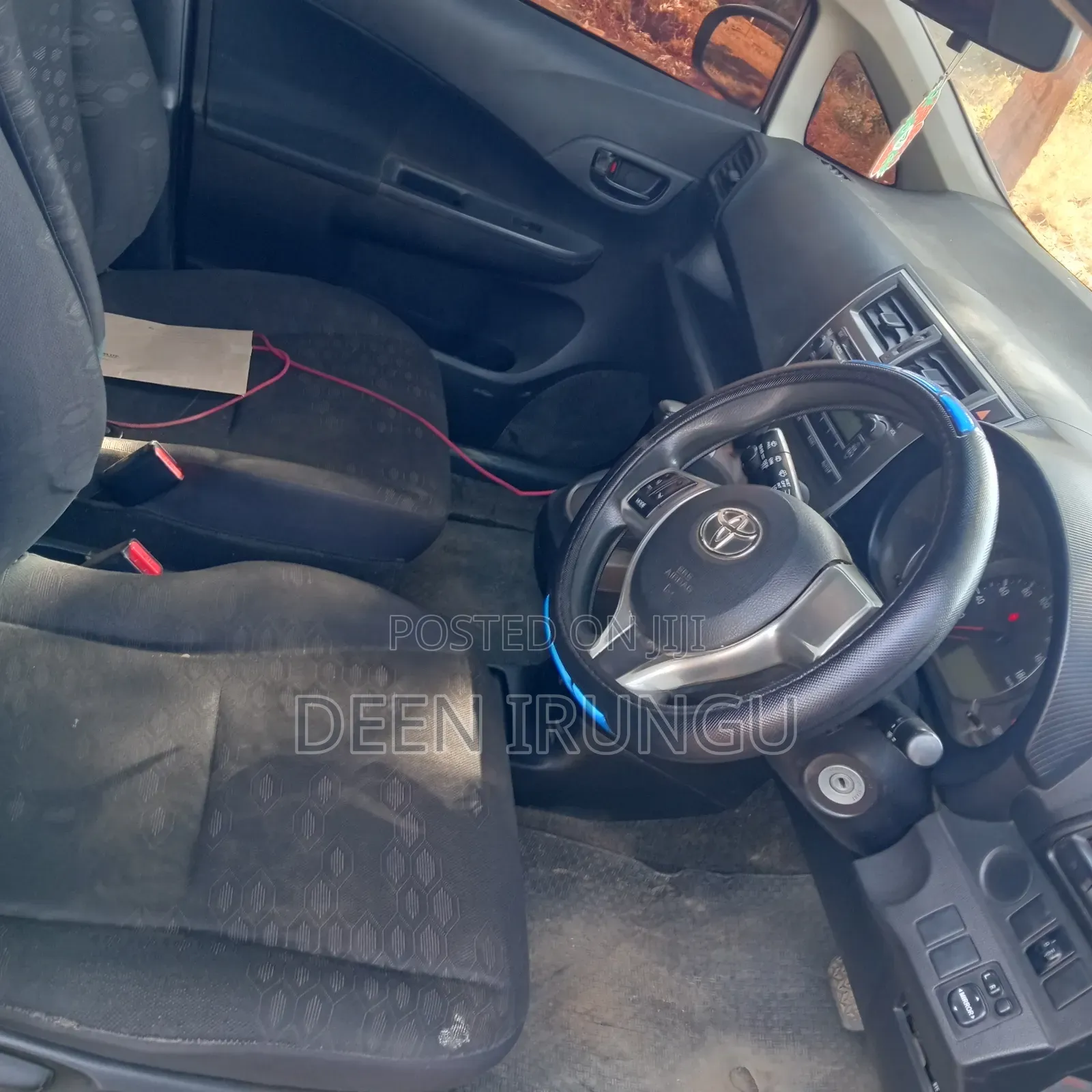 Toyota Ractis 2012 Silver