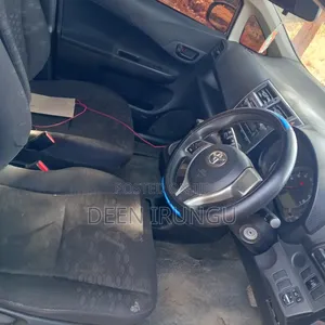 Toyota Ractis 2012 Silver