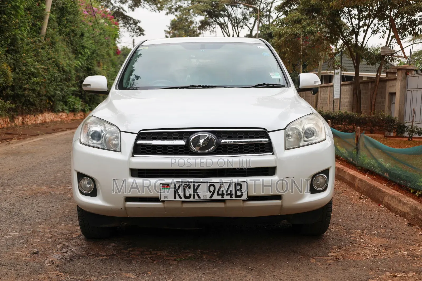 Toyota RAV4 2010 White