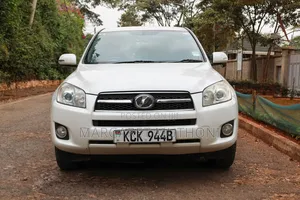Toyota RAV4 2010 White