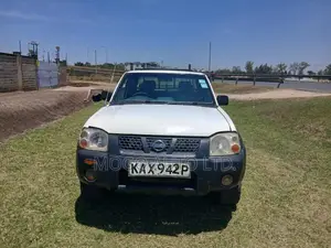 Nissan Hardbody 2000i 2006 White