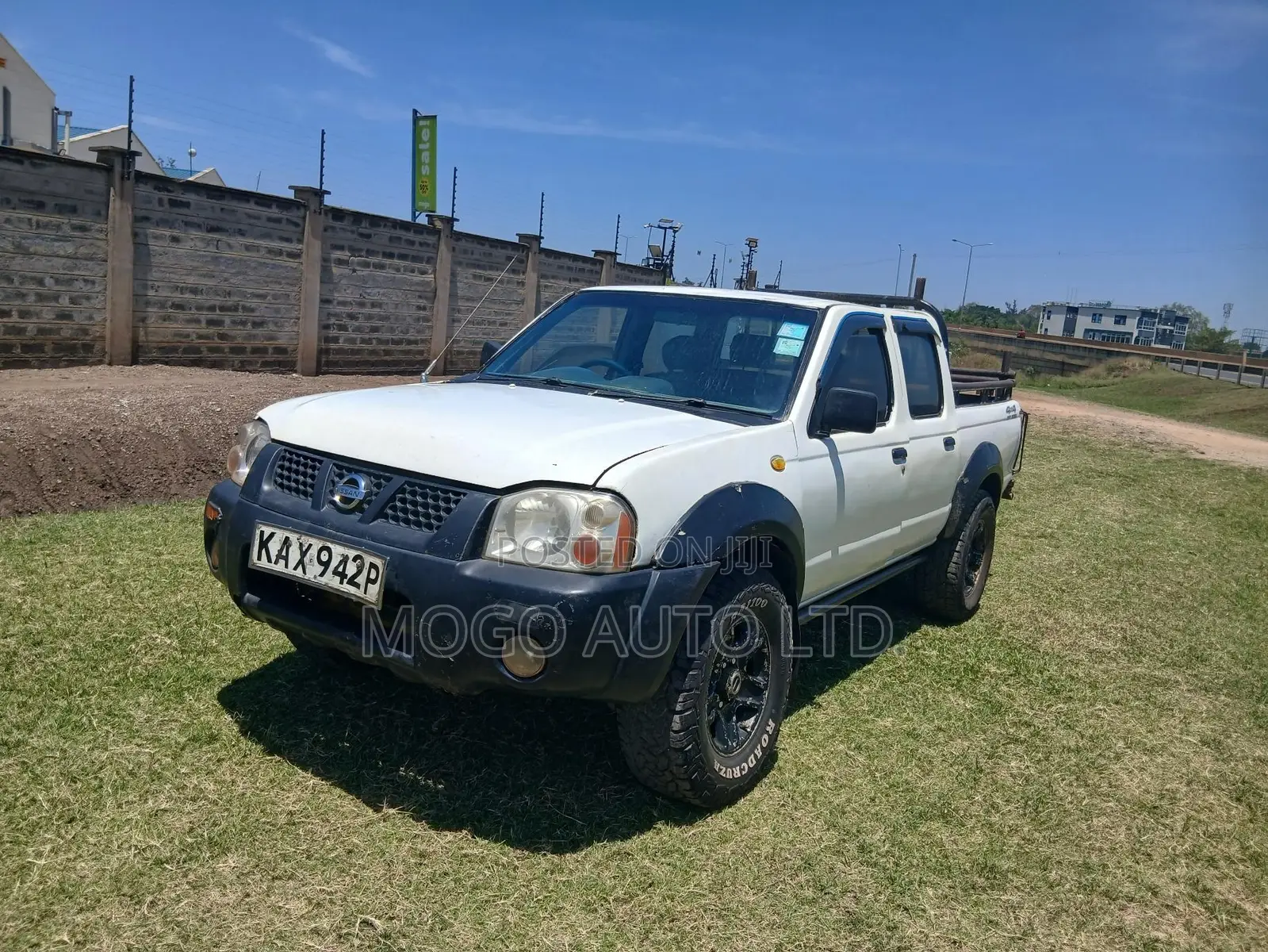 Nissan Hardbody 2000i 2006 White