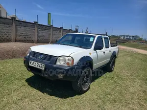 Nissan Hardbody 2000i 2006 White