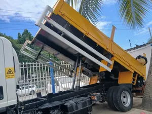 Isuzu Truck Tipper