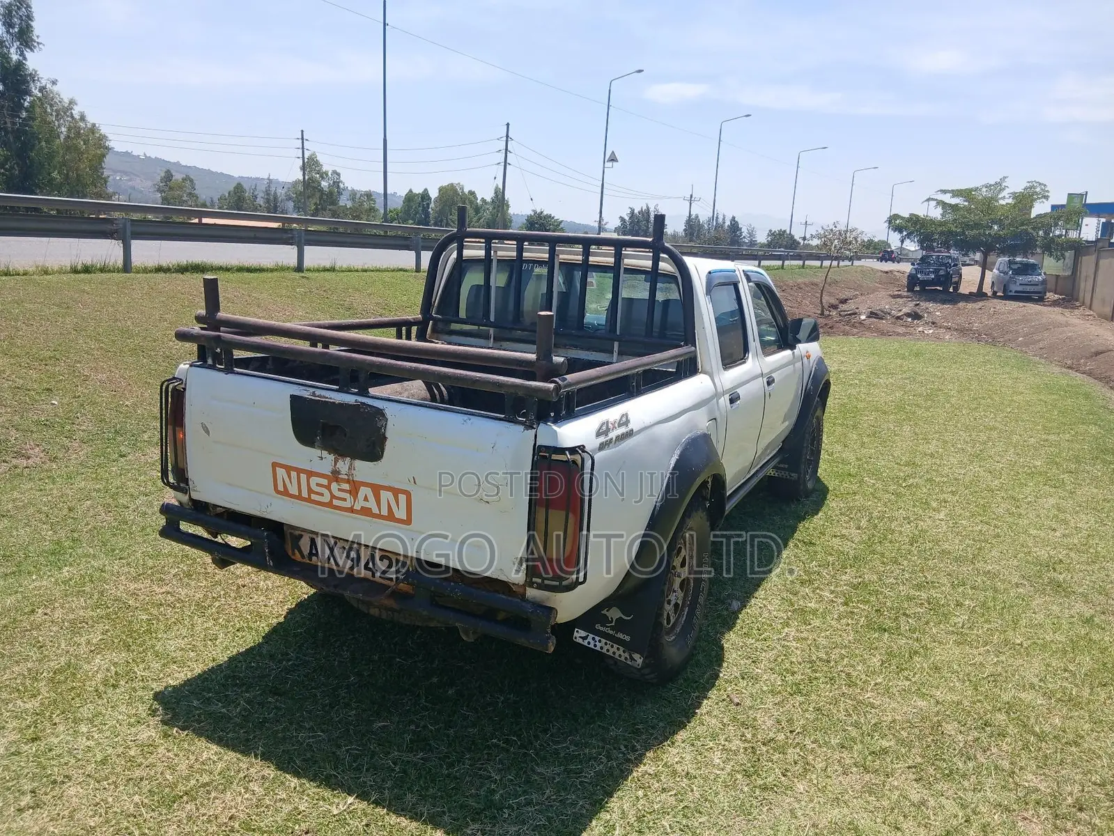 Nissan Hardbody 2000i 2006 White