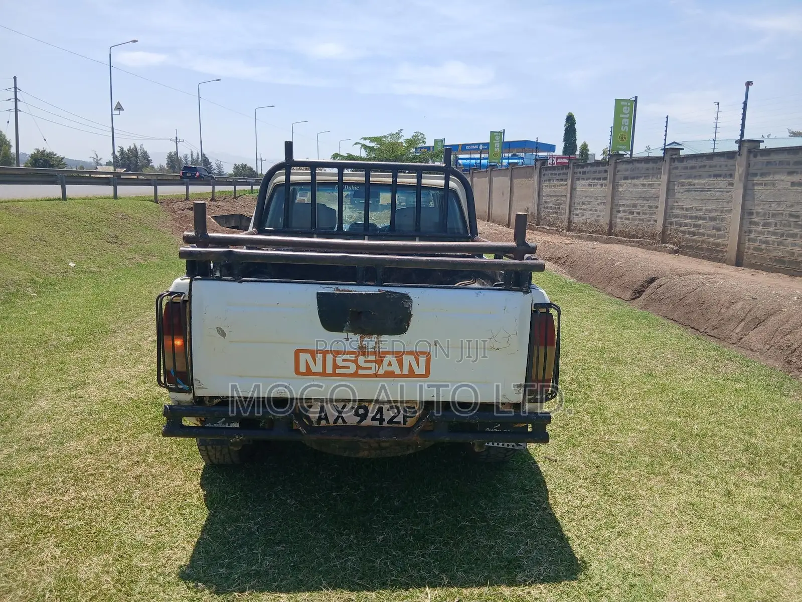 Nissan Hardbody 2000i 2006 White