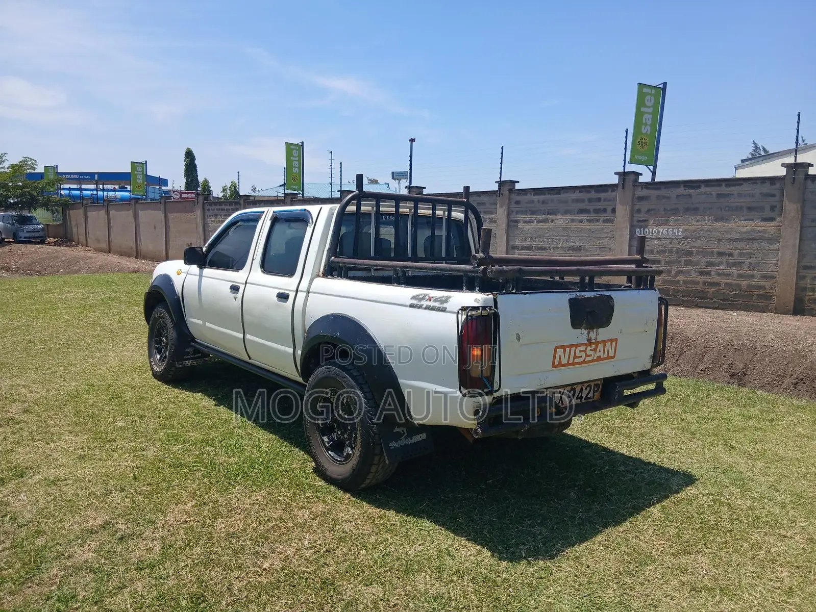 Nissan Hardbody 2000i 2006 White