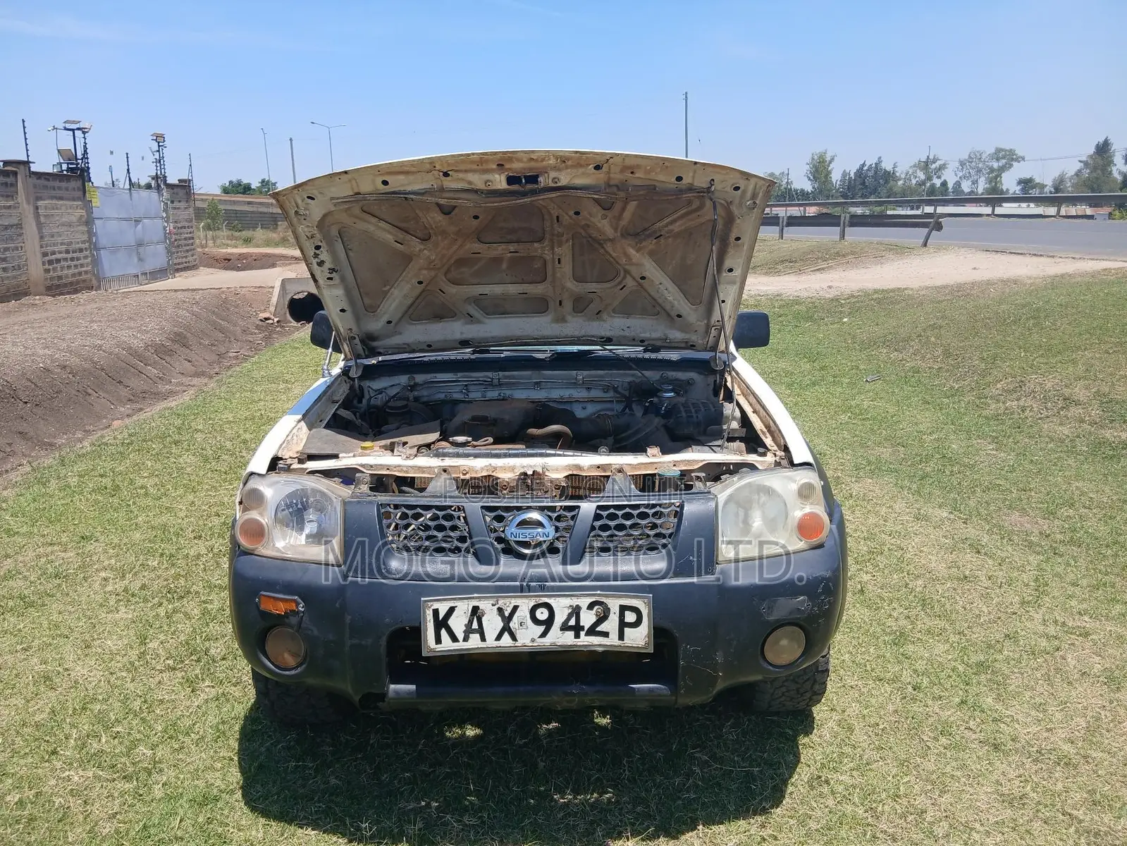 Nissan Hardbody 2000i 2006 White