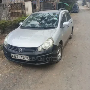 Nissan Advan 2015 Silver