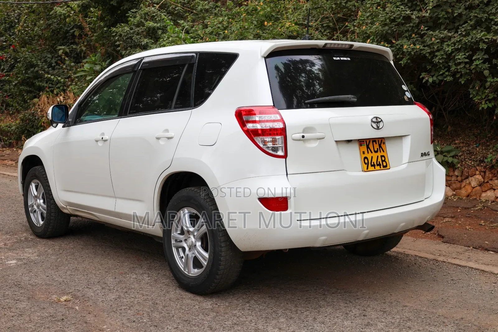 Toyota RAV4 2010 White