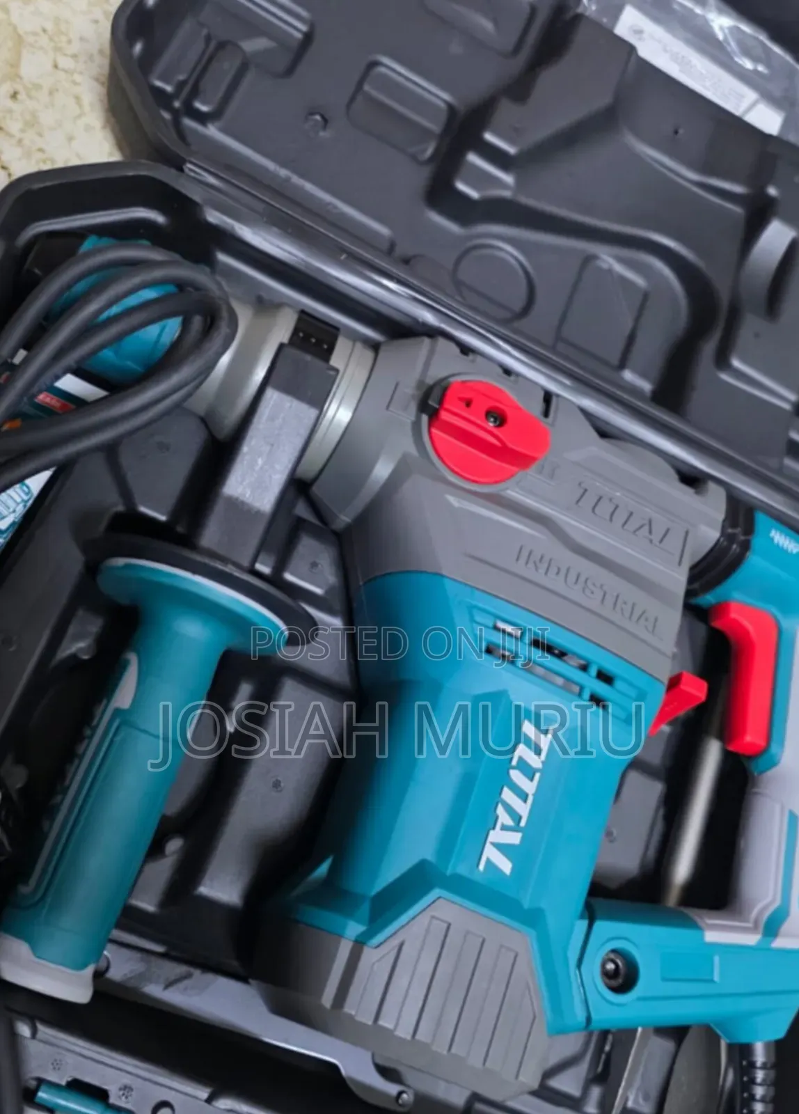 Total SDS-MAX 10KG Demolition Hammer With 2 Chisels