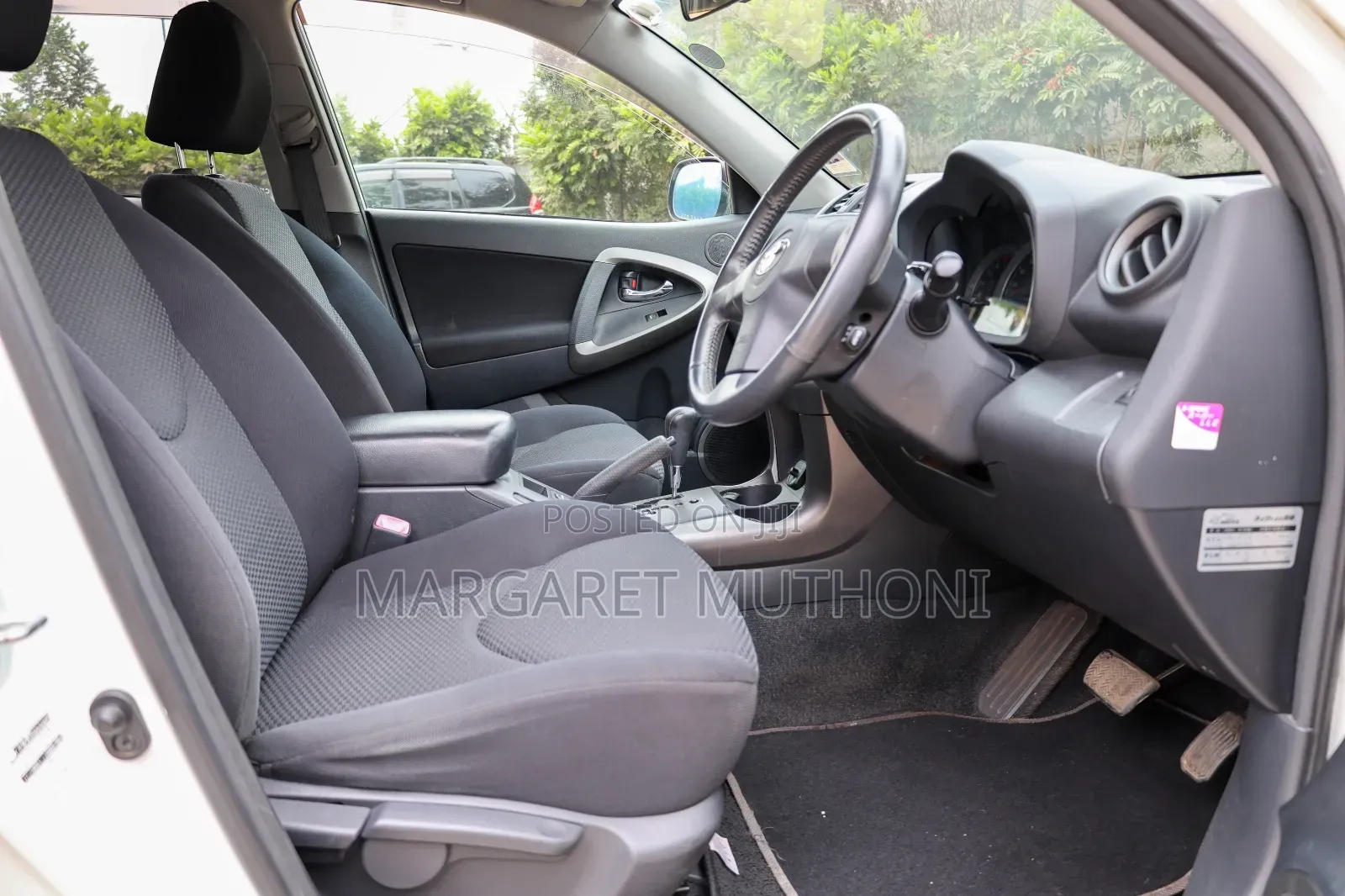 Toyota RAV4 2010 White