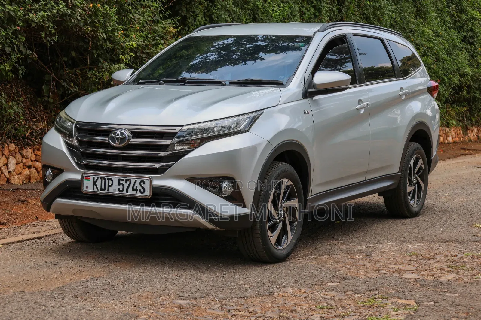 Toyota Rush 2022 Silver