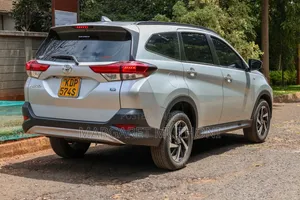 Toyota Rush 2022 Silver