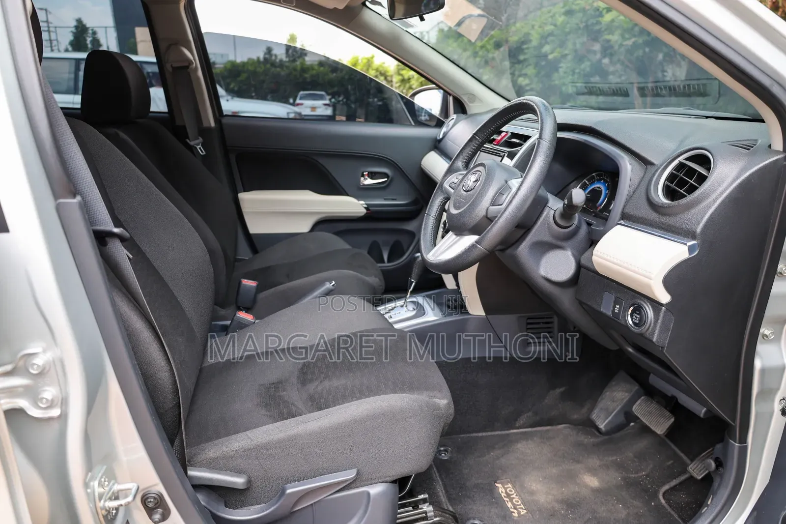 Toyota Rush 2022 Silver