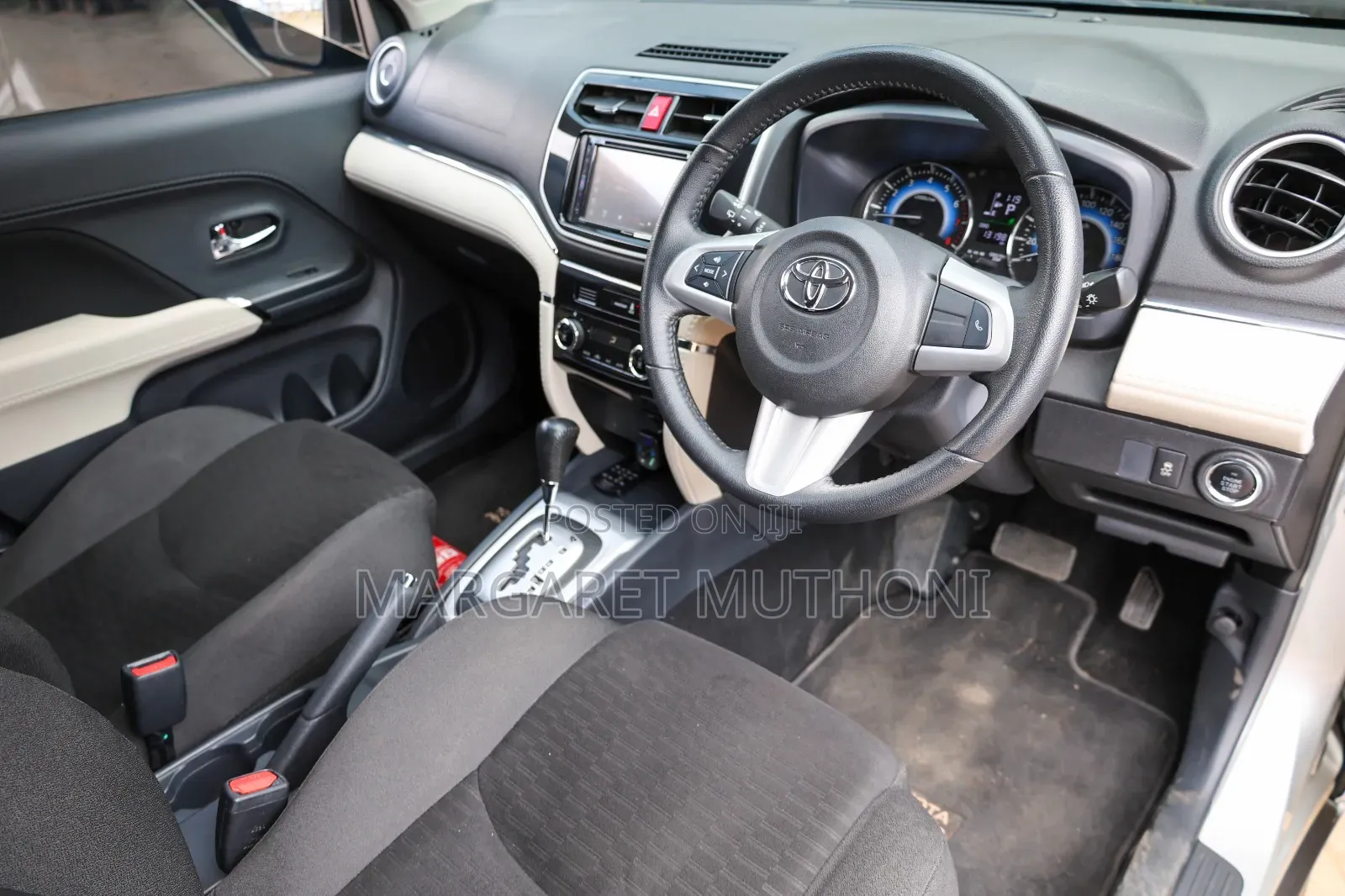Toyota Rush 2022 Silver