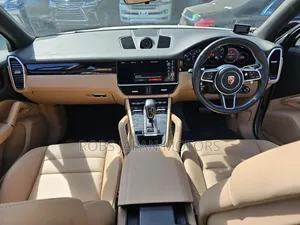 Porsche Cayenne 2019 Off white