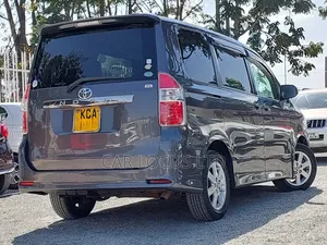 Toyota Noah 2007 Gray