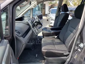 Toyota Noah 2007 Gray