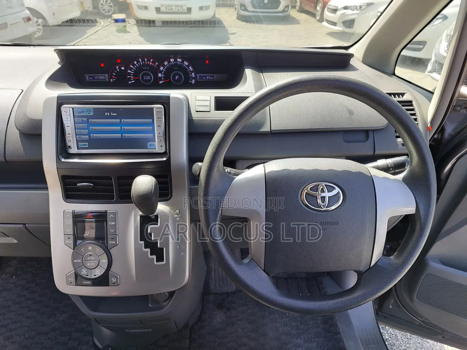 Toyota Noah 2007 Gray