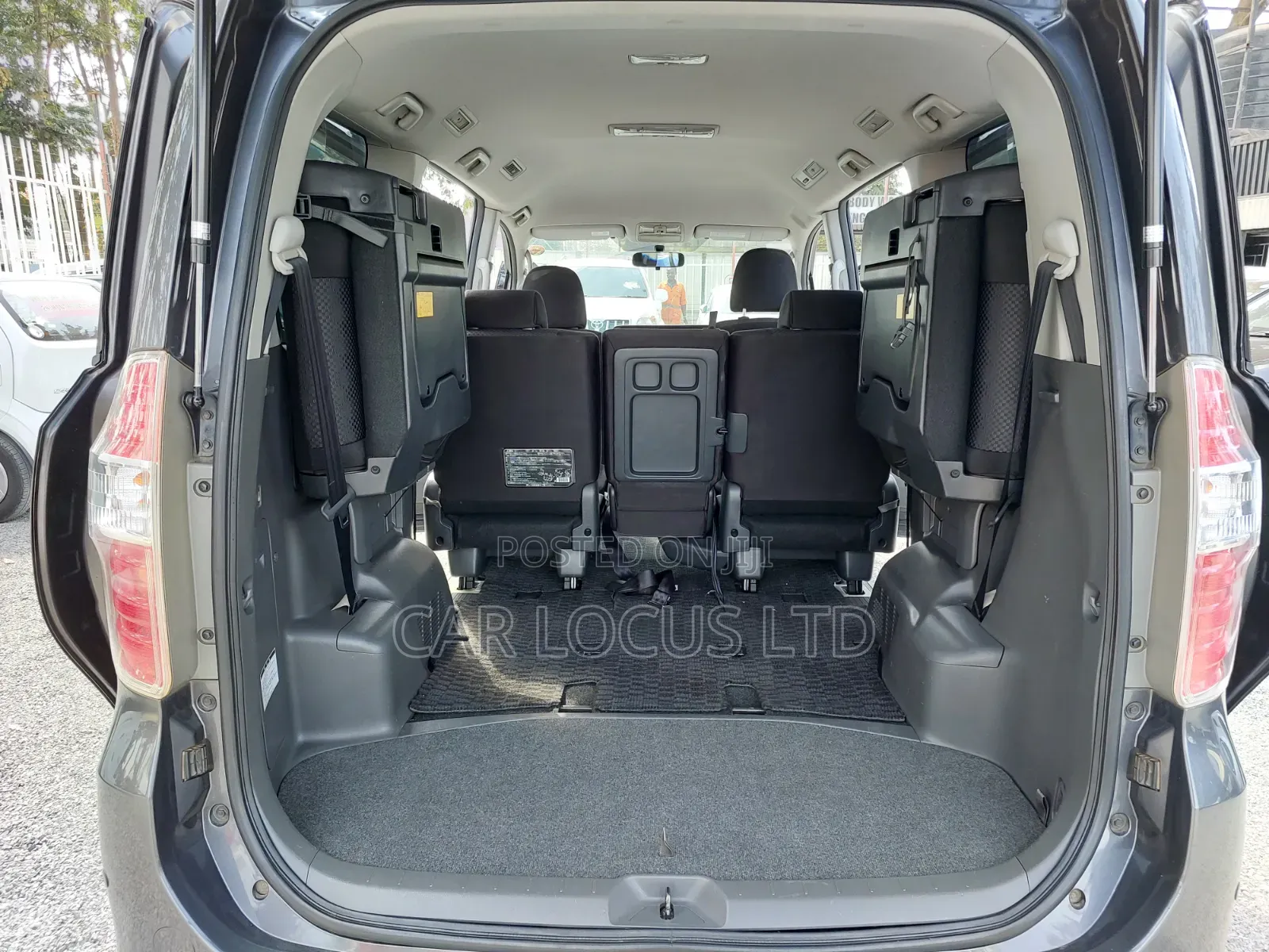 Toyota Noah 2007 Gray