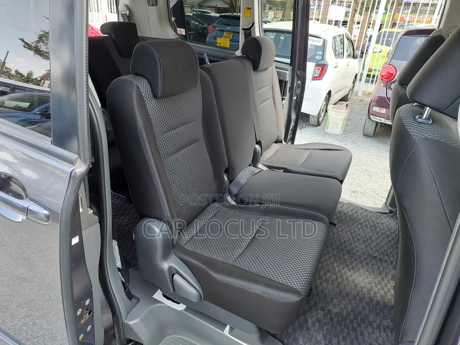 Toyota Noah 2007 Gray