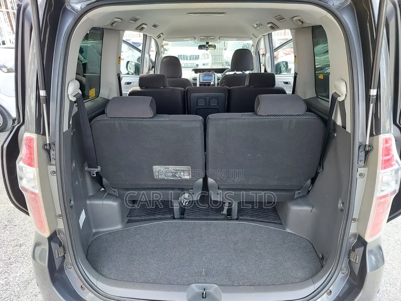 Toyota Noah 2007 Gray