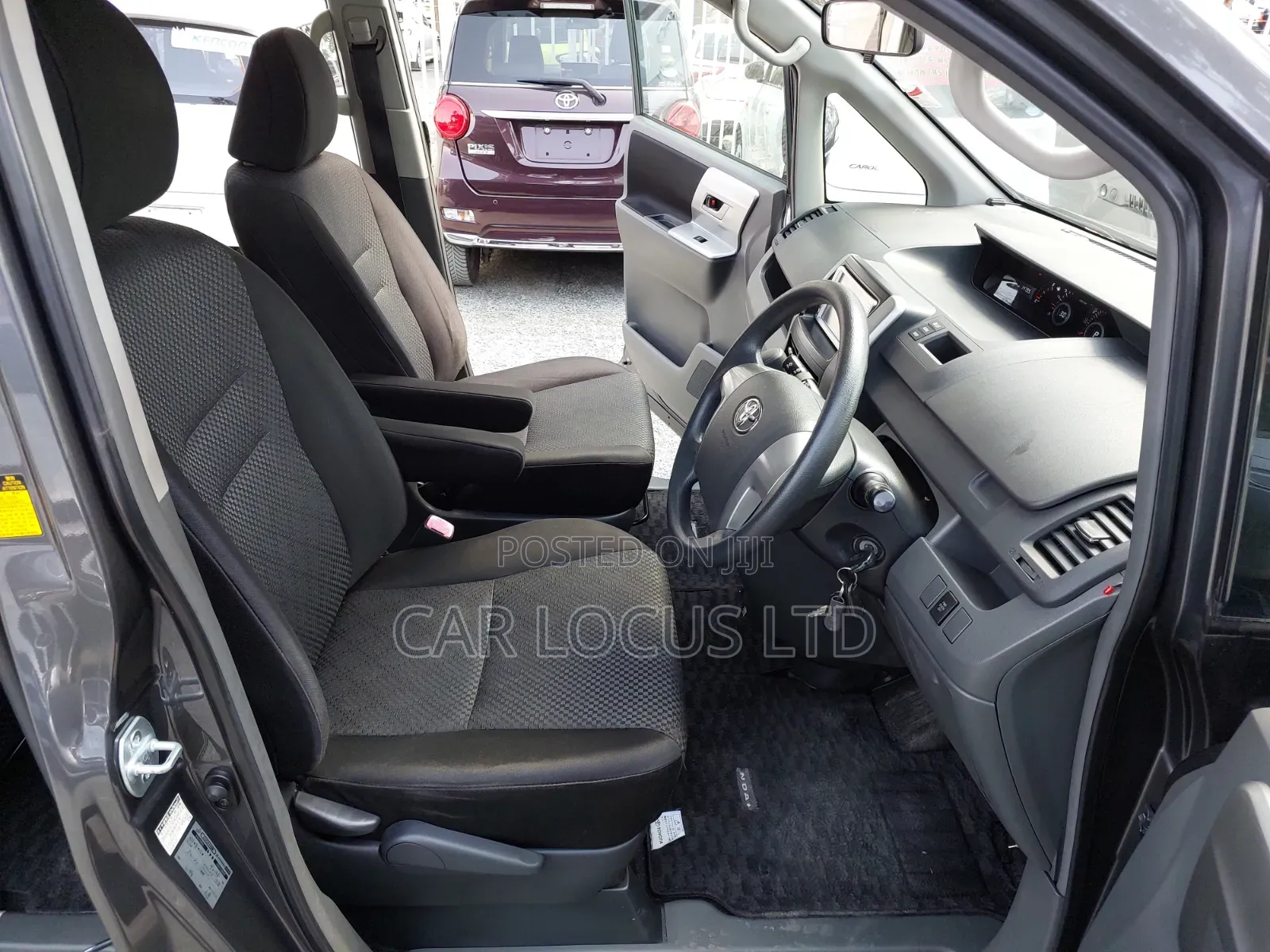 Toyota Noah 2007 Gray