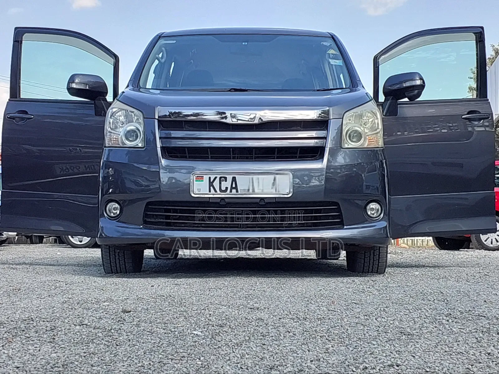 Toyota Noah 2007 Gray