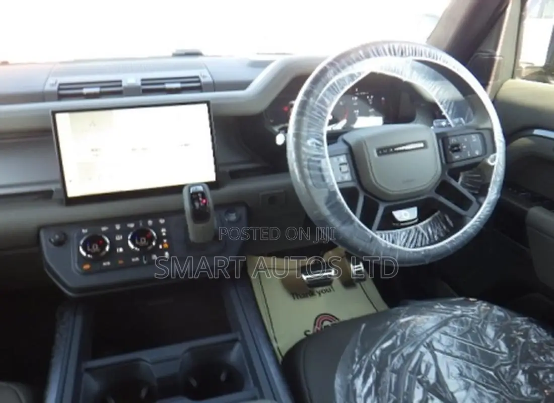 Land Rover Defender 110 P635 OCTA 2025 Gray
