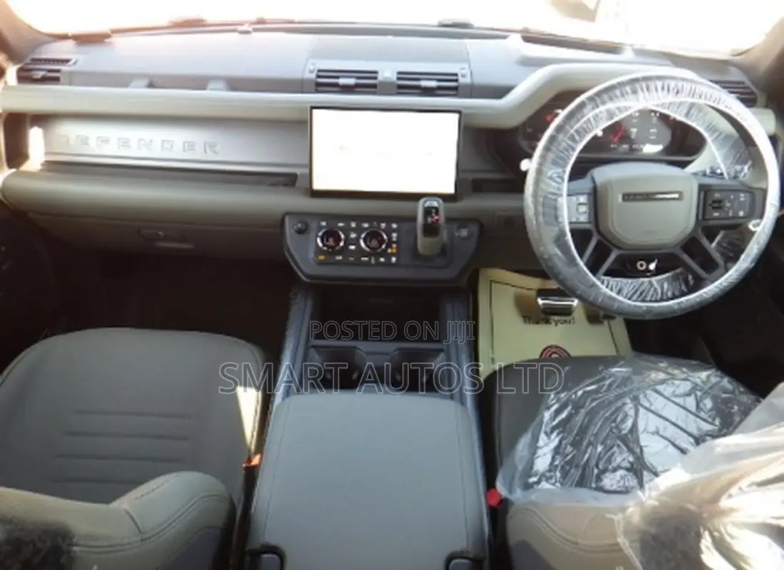 Land Rover Defender 110 P635 OCTA 2025 Gray