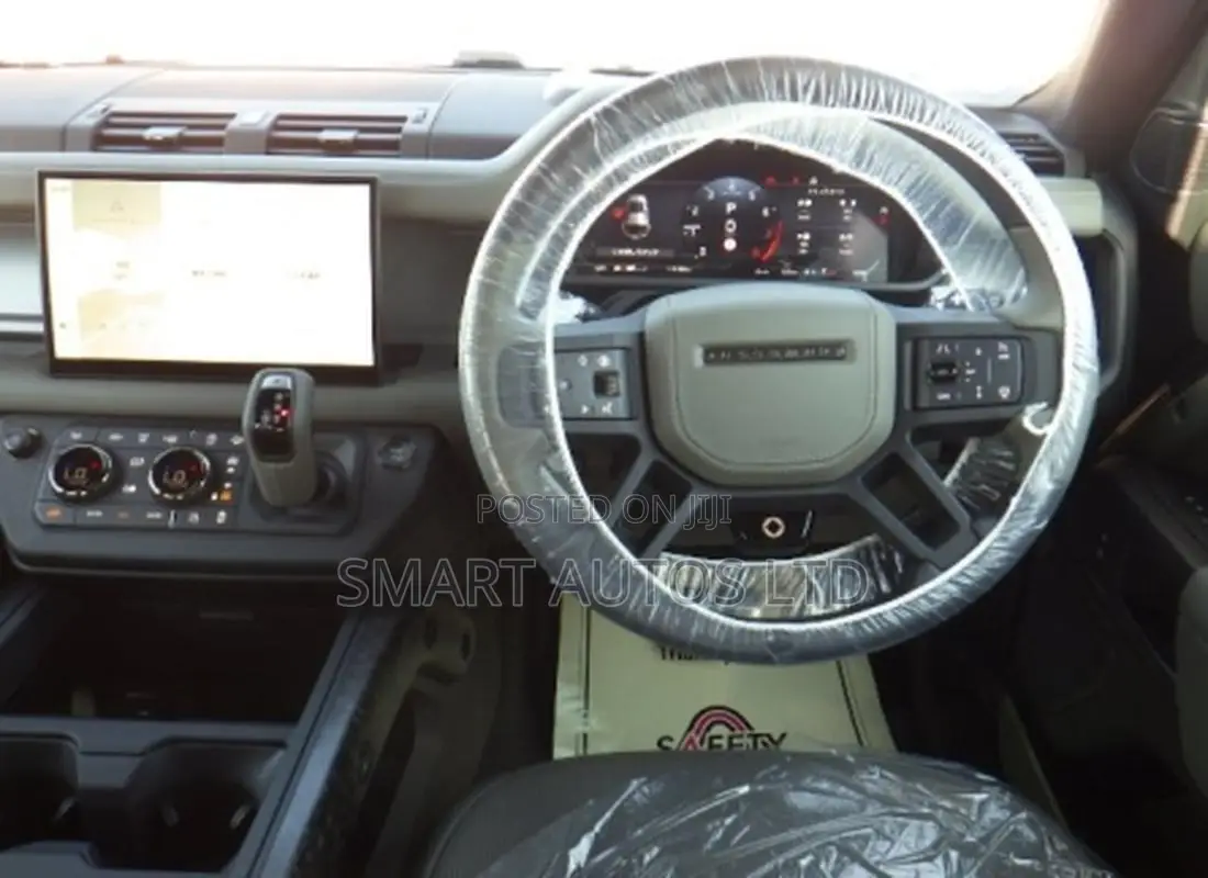 Land Rover Defender 110 P635 OCTA 2025 Gray
