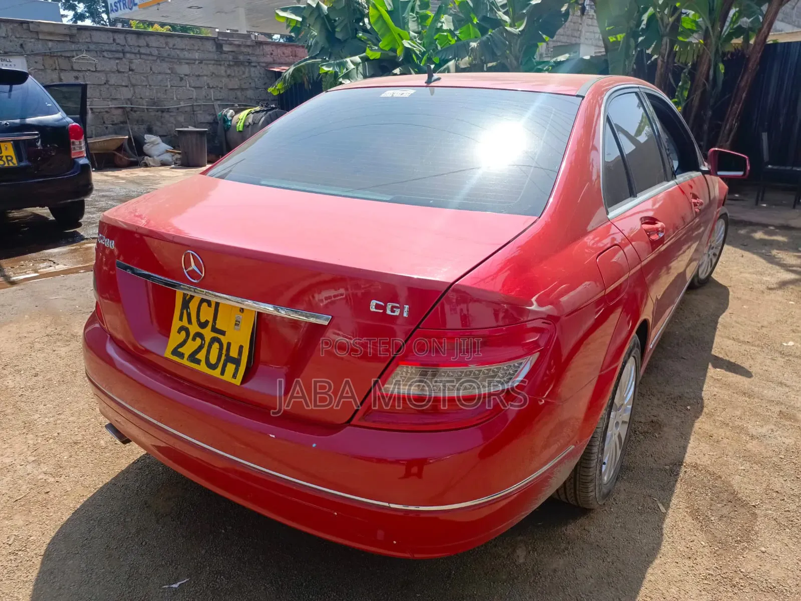 Mercedes-Benz C200 2011 Red