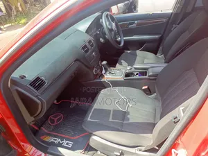 Mercedes-Benz C200 2011 Red