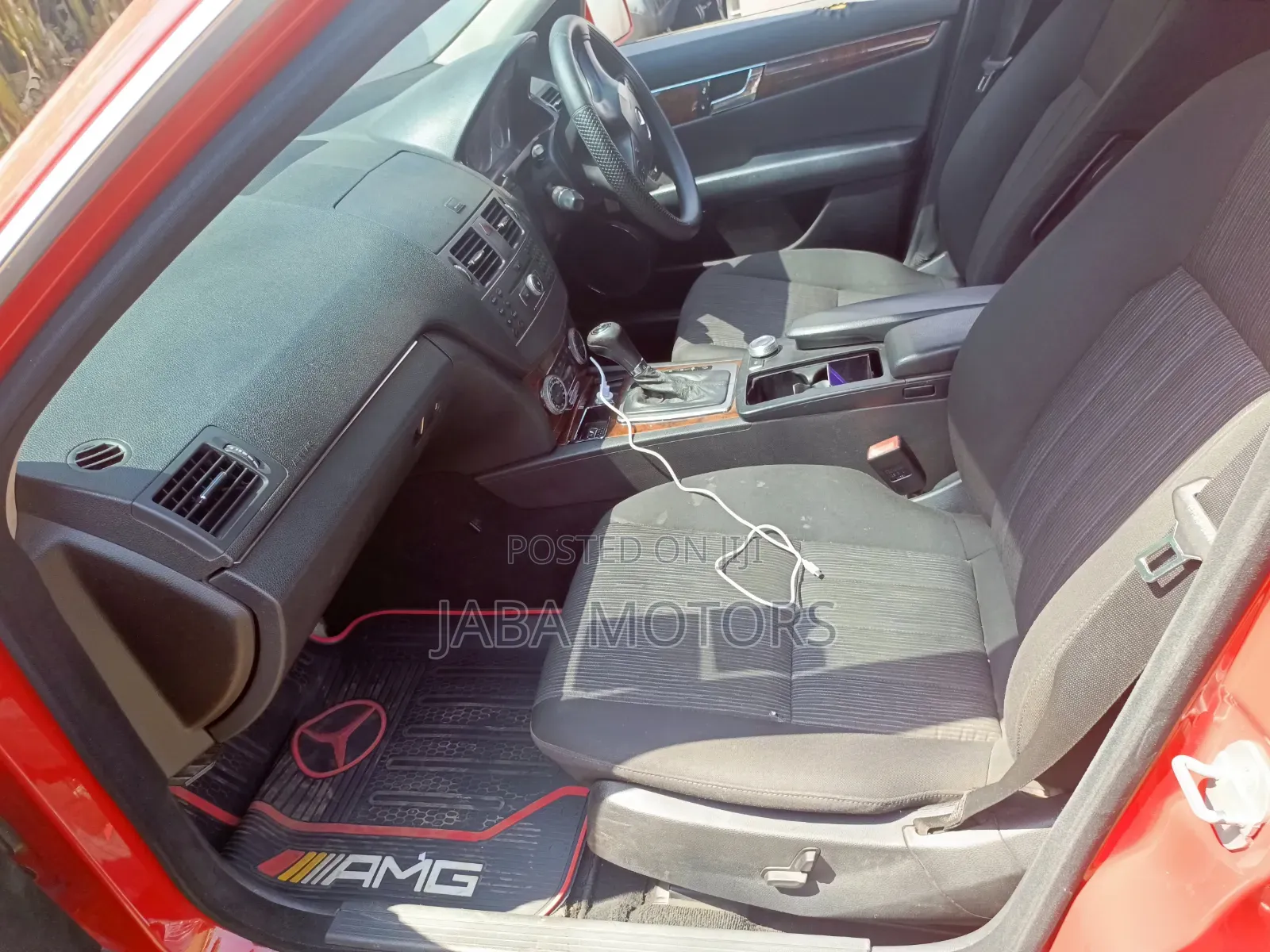 Mercedes-Benz C200 2011 Red