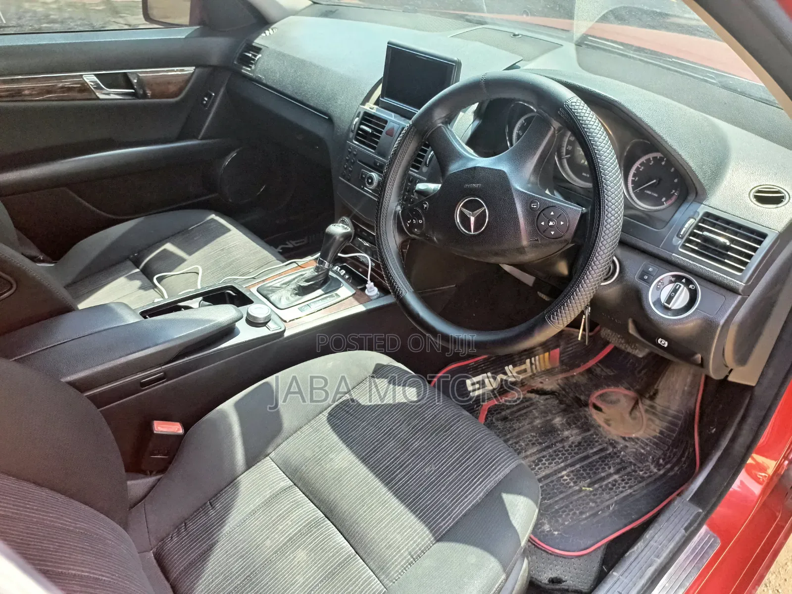 Mercedes-Benz C200 2011 Red