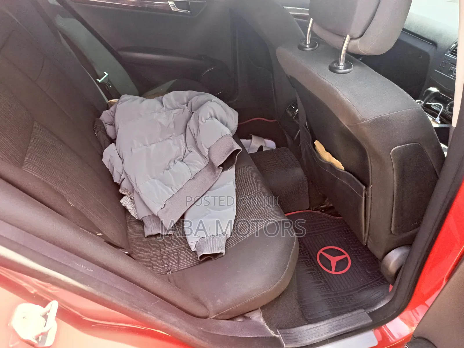 Mercedes-Benz C200 2011 Red