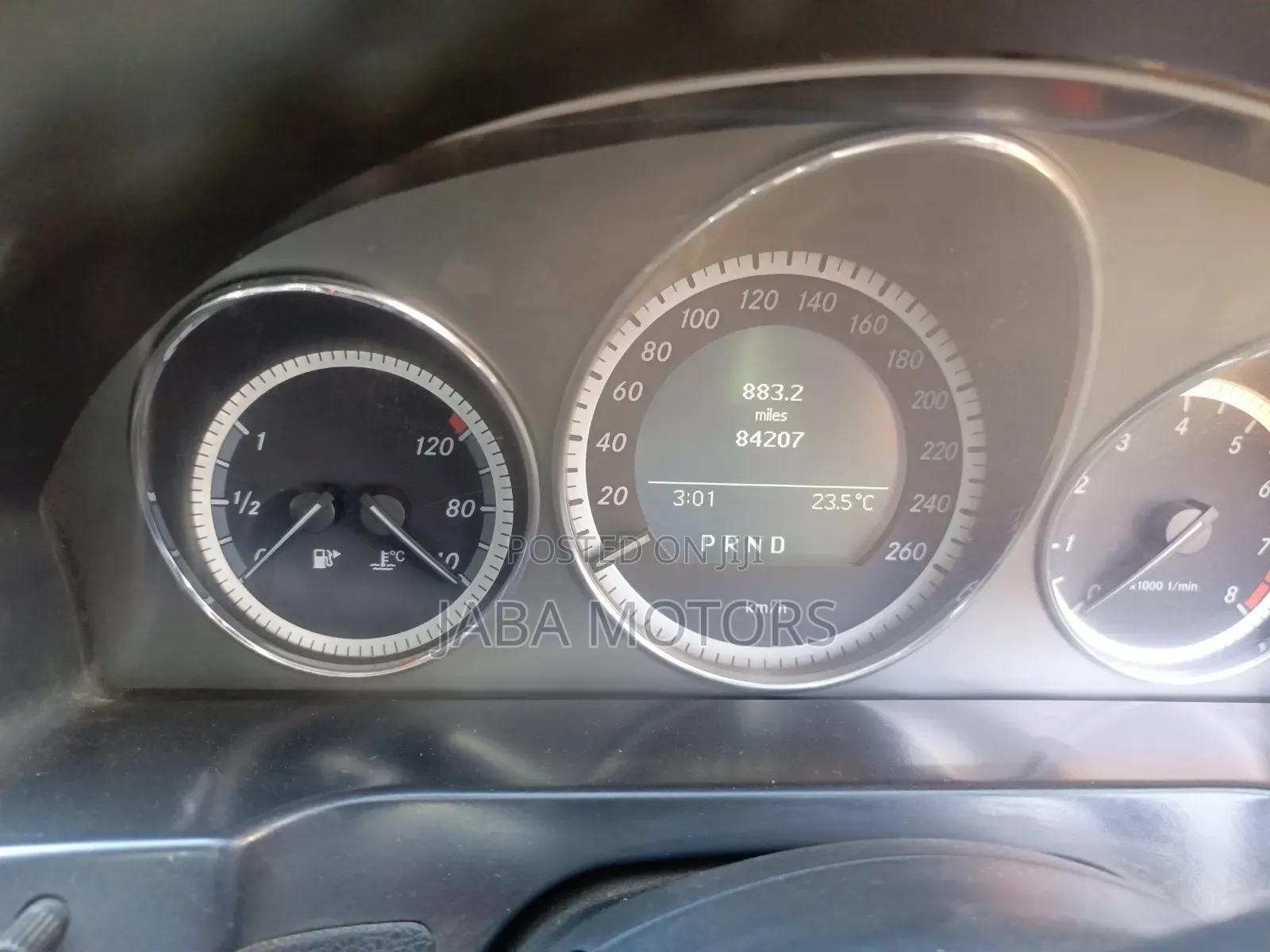Mercedes-Benz C200 2011 Red