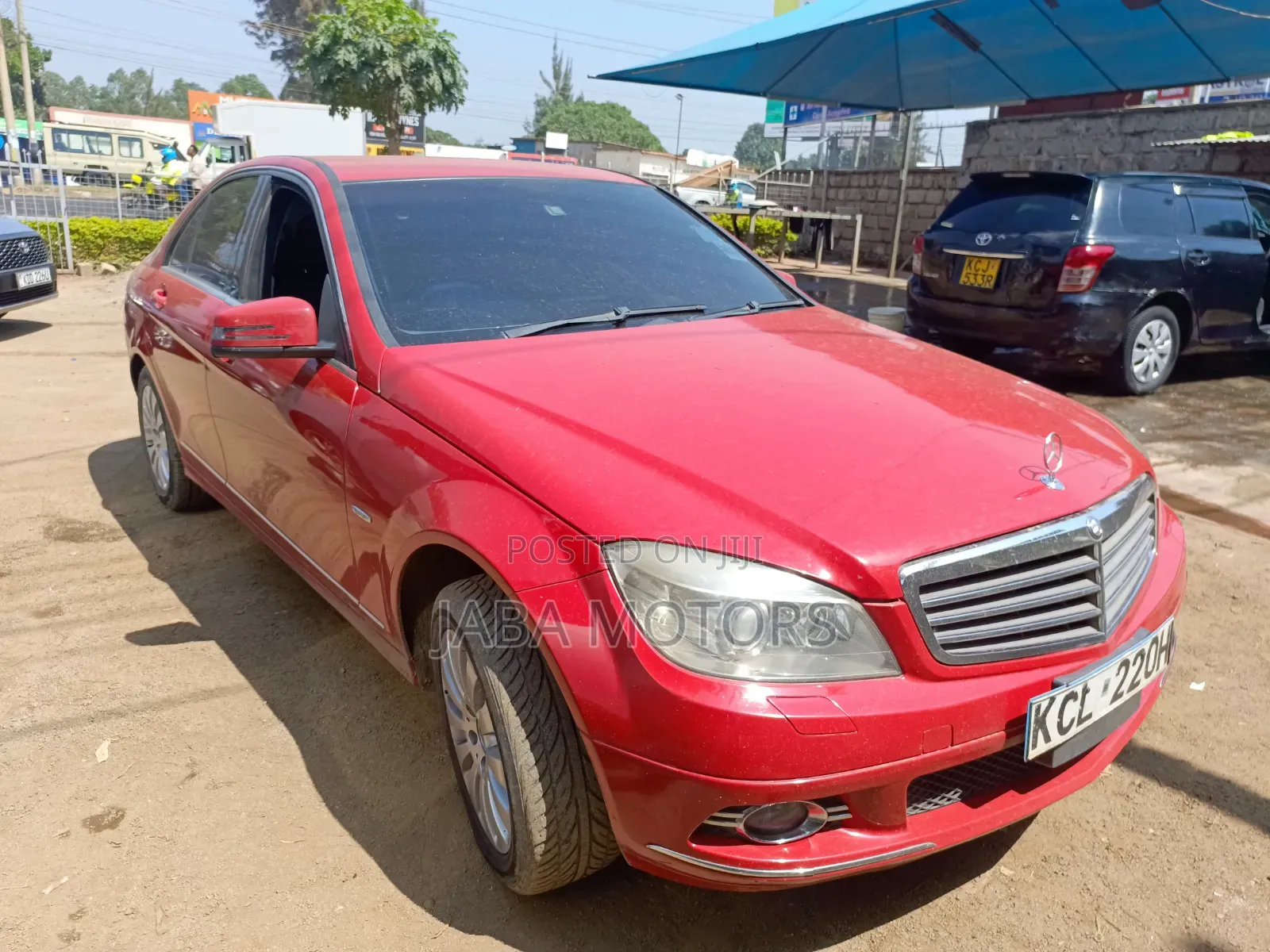 Mercedes-Benz C200 2011 Red
