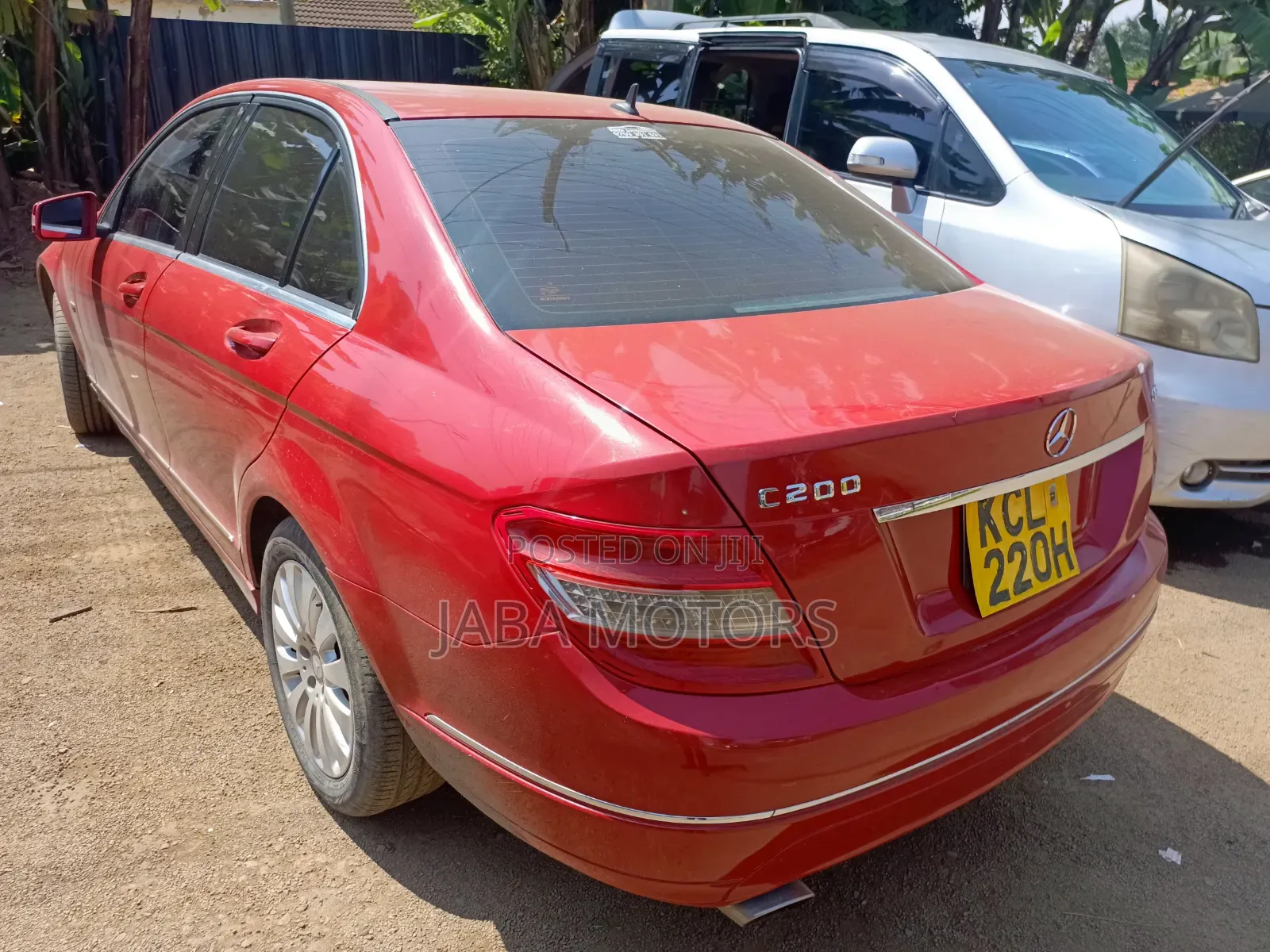 Mercedes-Benz C200 2011 Red