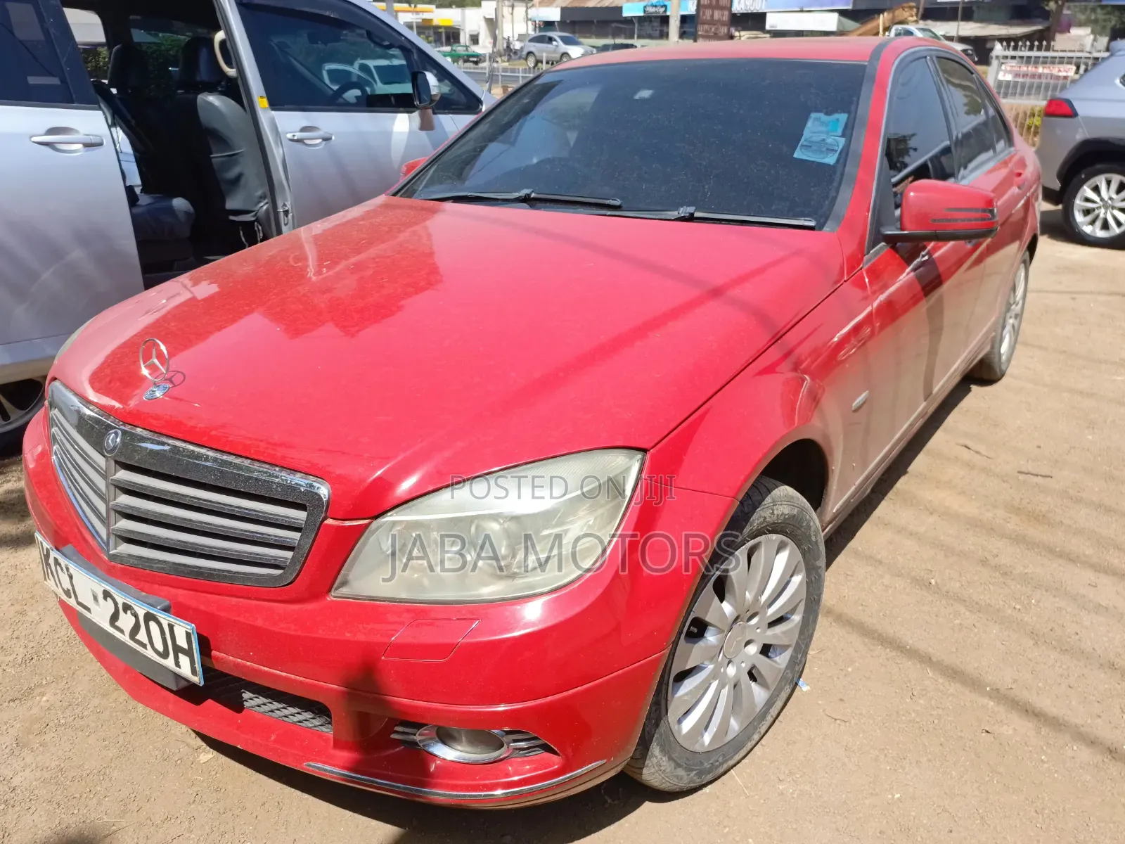 Mercedes-Benz C200 2011 Red