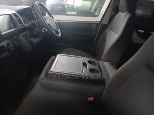 Toyota HiAce 2019 Silver